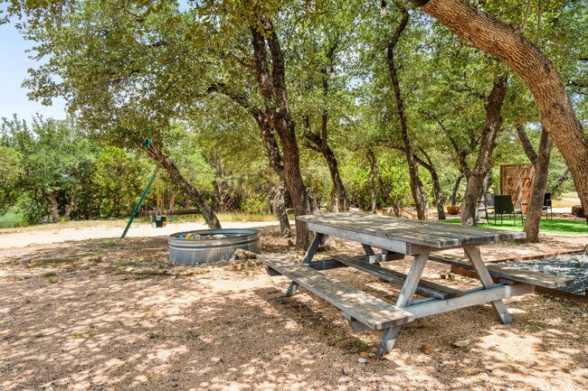 Building Photo - 9801 Mor Dr