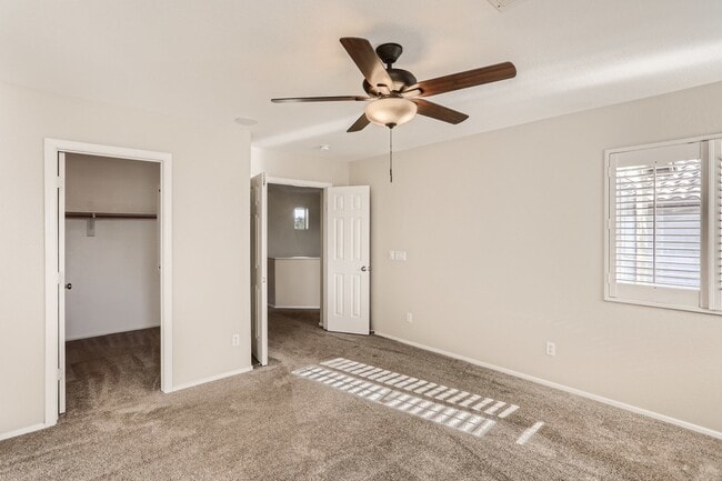Building Photo - Pets Welcome. Turf backyard. Quiet cul-de-sac lot. Bonus Room/loft. 3 blocks to award winning Ant...