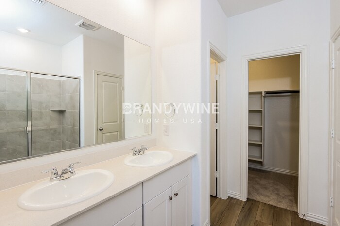 Building Photo - 122 Jenkinson Dr