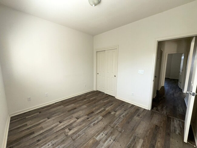 Building Photo - 10824 N Bunker Hill Dr