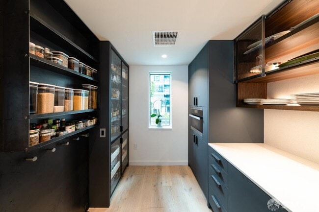 Building Photo - 489 Harrison St