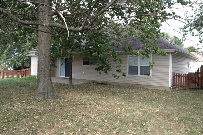 Building Photo - 607 Winterway Dr.