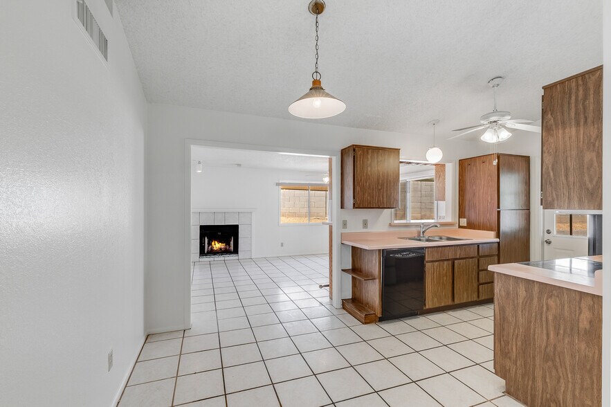 Building Photo - 16216 N 16th Pl