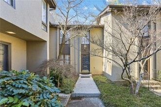 Building Photo - 36 Ivy Pkwy NE