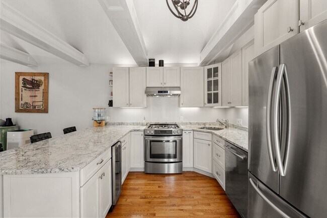 Building Photo - 37 Mt Vernon St