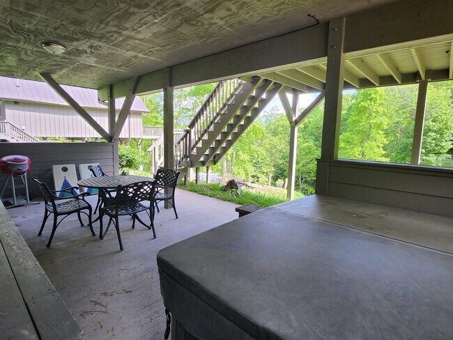 Building Photo - 2650 Hickory Nut Gap Rd