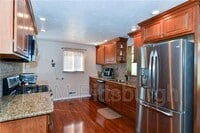 Building Photo - 825 Bethany Dr