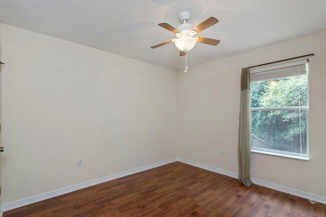 Building Photo - 168 Cabana Way