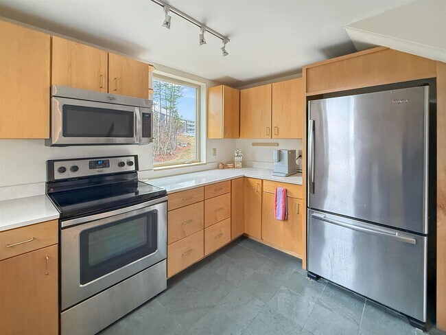 Building Photo - 15 Gile Dr