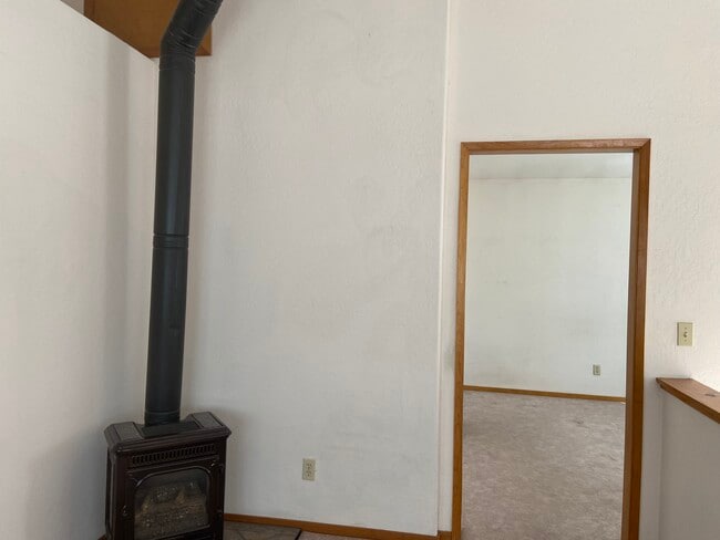 Building Photo - 2673 Wailaki St