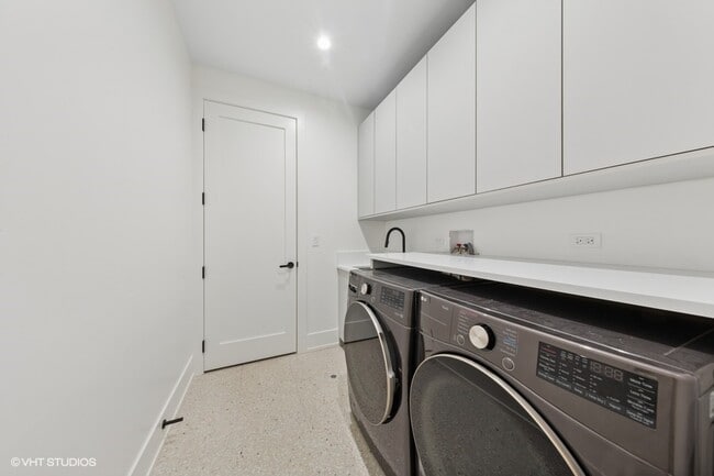 Building Photo - 1844 N Maud Ave