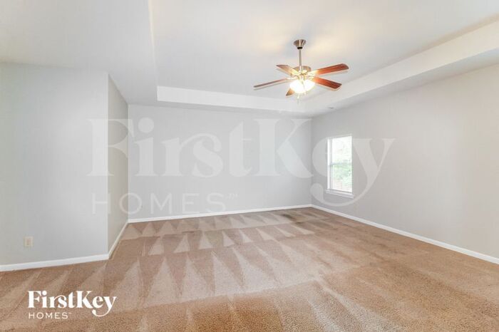 Building Photo - 423 Fredrick Dr