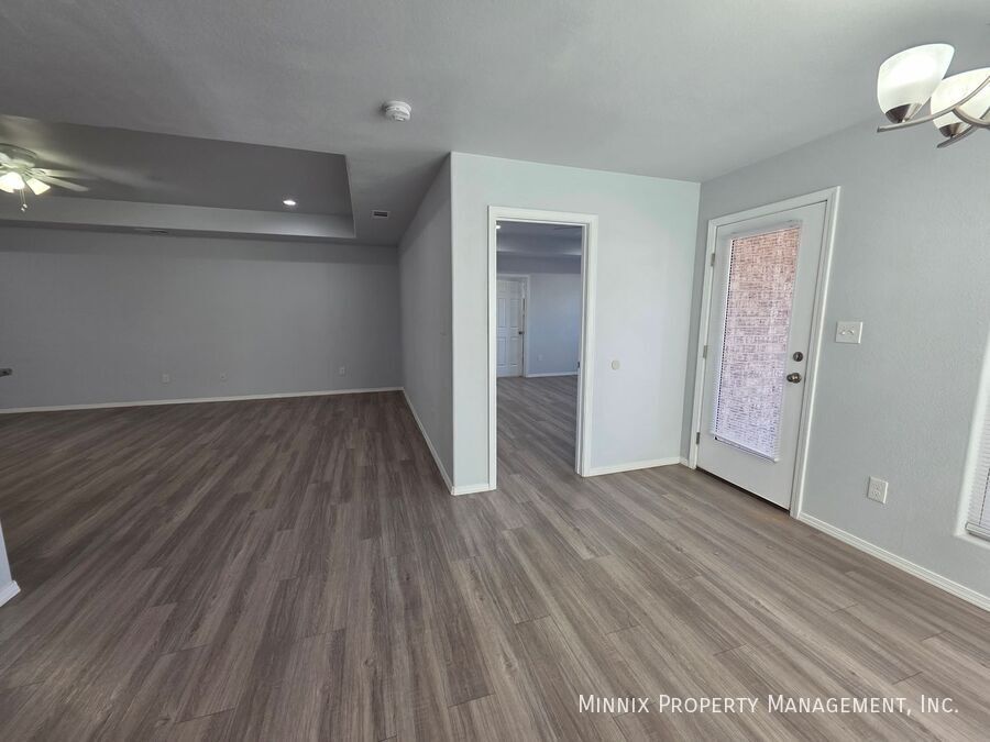 Building Photo - 1647 Wrigley Dr