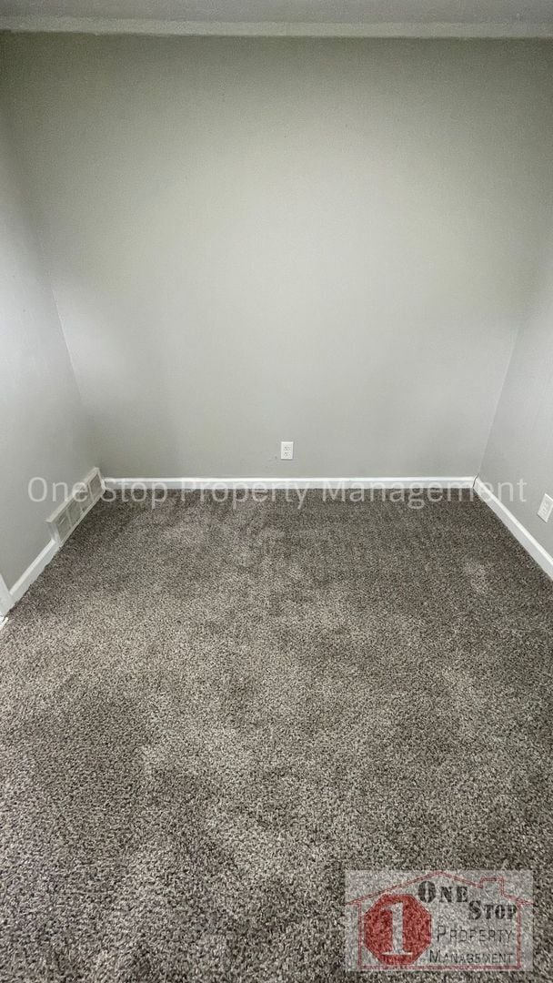 Building Photo - Beautiful 4 Bedroom 2 Bathroom Home in Kan...