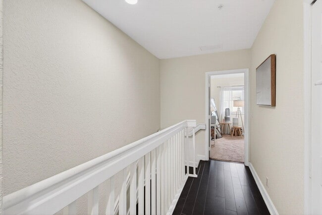 Building Photo - 321 Bayfront Dr