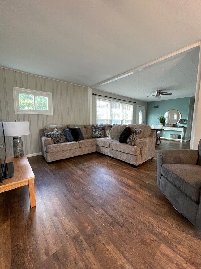 Primary Photo - 1535 Kaiser Ave