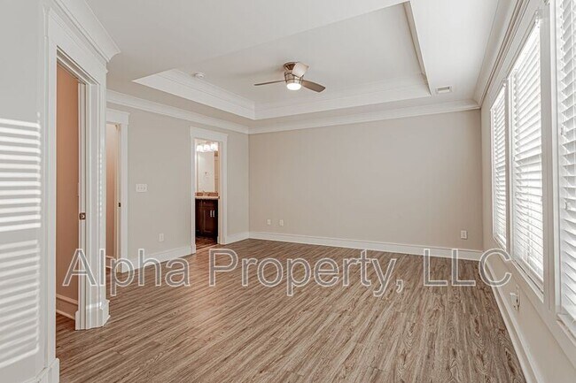 Building Photo - 400 Pangel Ln