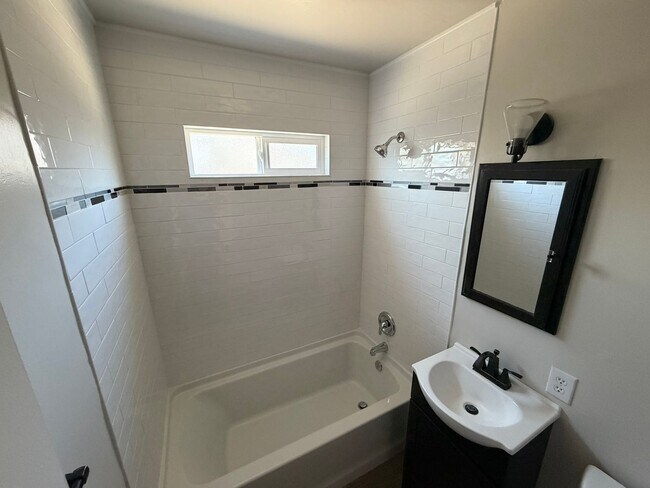 Building Photo - Charming 3 Bedroom Home with Beautiful Backyard in San Carlos