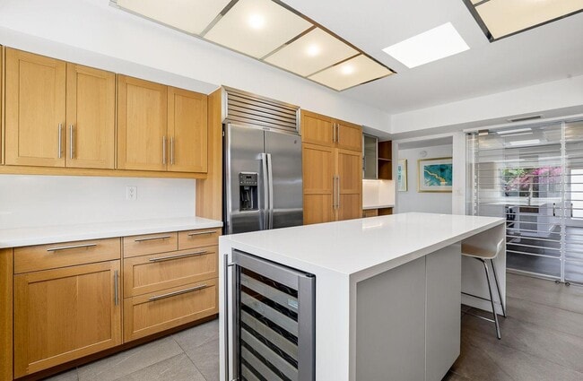 Building Photo - 8101 E Del Timbre Dr