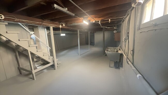 Building Photo - Charming 2-Bedroom Home in Toledo – Cozy & Convenient!
