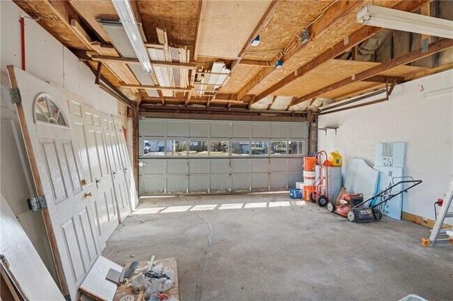 Building Photo - 21 Earlham Way