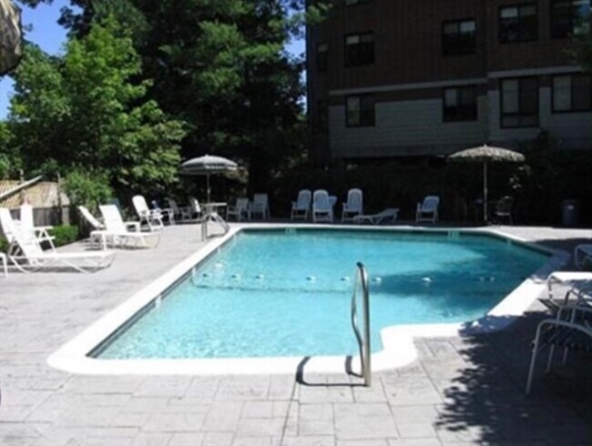 Building Photo - 100 Ledgewood Dr