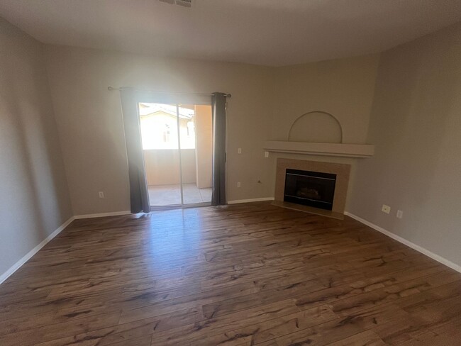 Building Photo - Guard Gated 2 Bedroom Condo - Red Hills in...