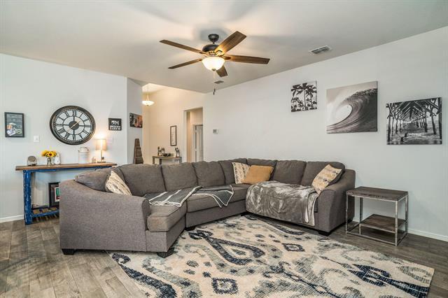 Building Photo - 9233 Herringbone Dr