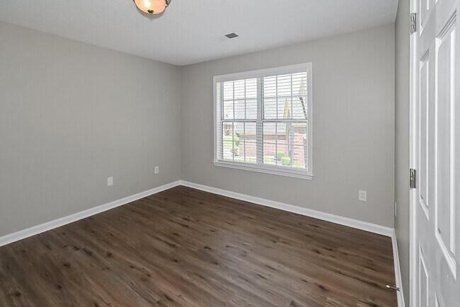 Building Photo - 6044 Kingsview Cove