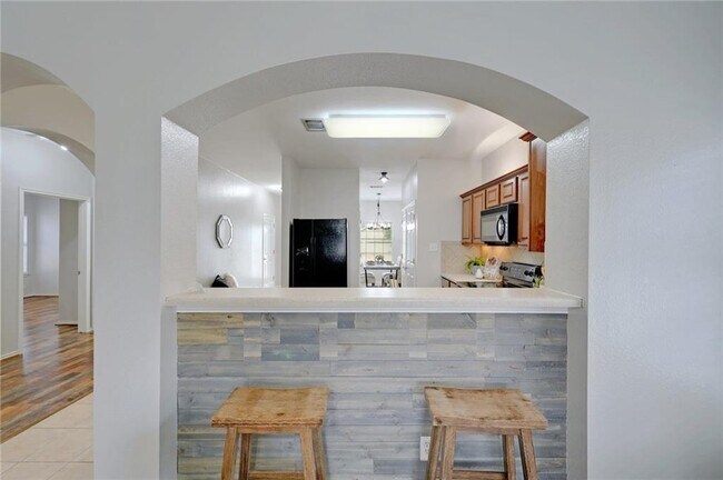 Building Photo - 212 Housefinch Loop