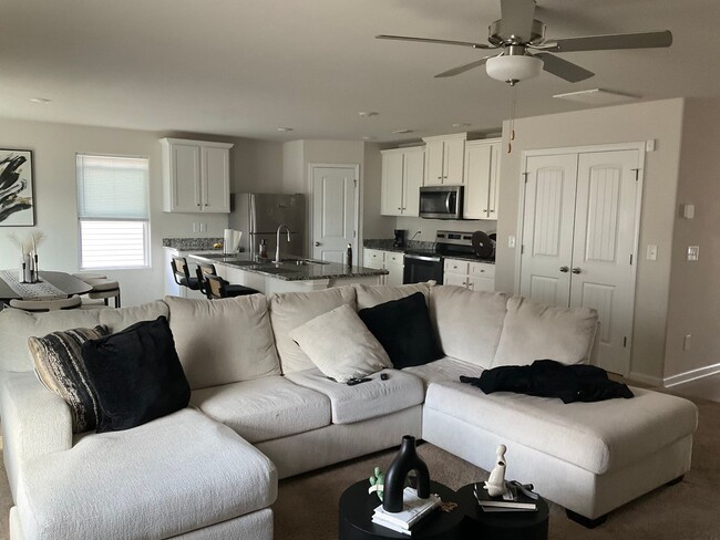 Building Photo - 511 Morning Mist Rd