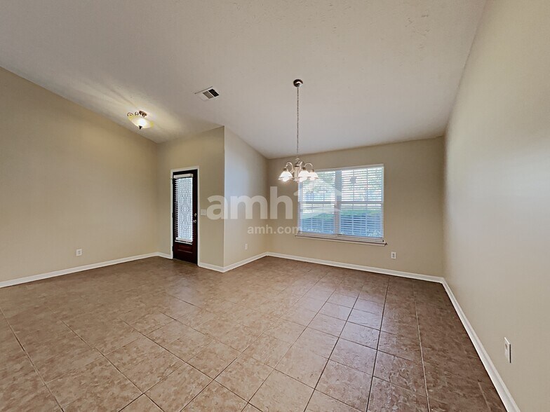 Building Photo - 247 Rockingham Dr