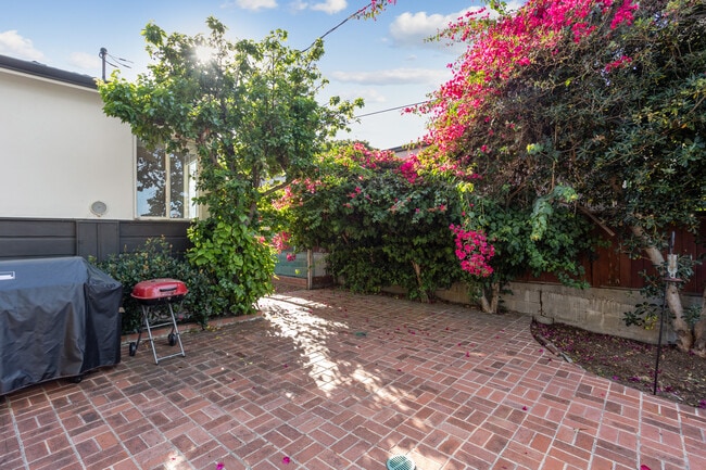 Building Photo - 5923 Abernathy Dr