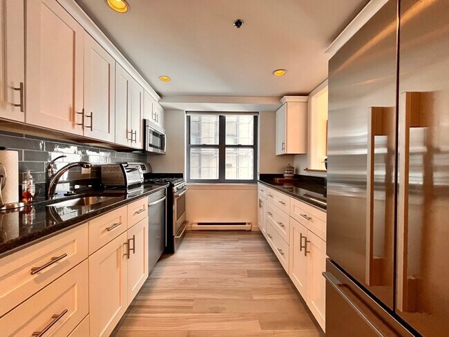 Building Photo - 172 Tremont St