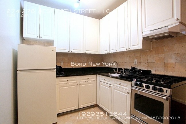 Building Photo - 274 W 19th St