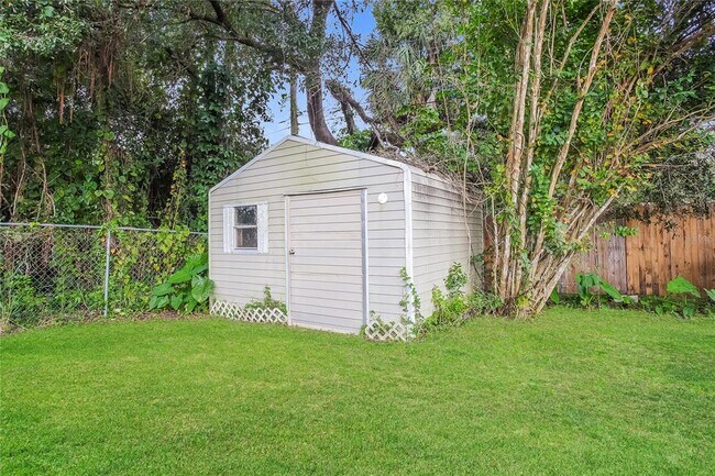 Building Photo - 2015 Jones Ave