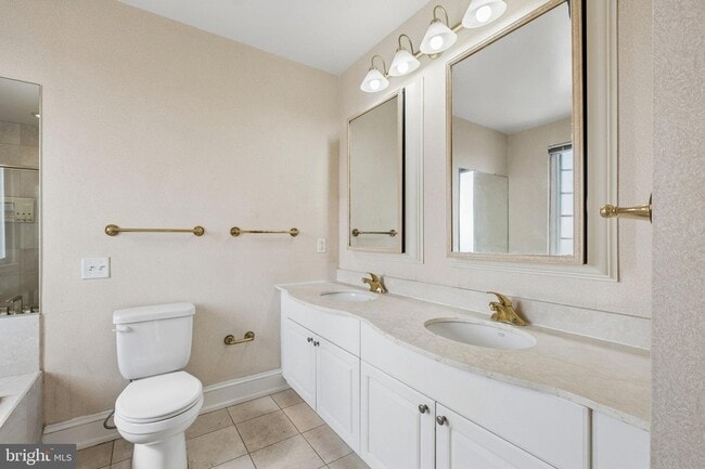 Building Photo - 1512 14 Spruce Street Unit PH-2402