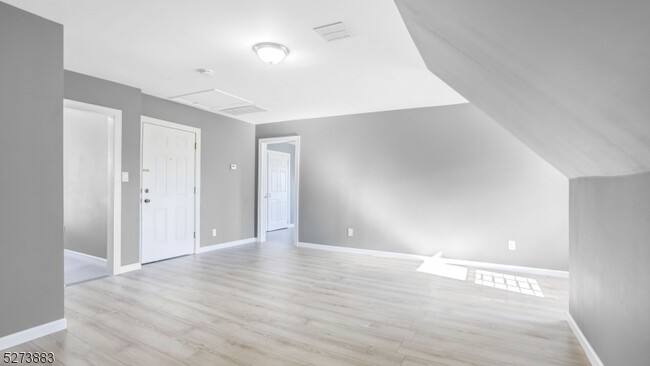 Building Photo - 61 S Maple Ave