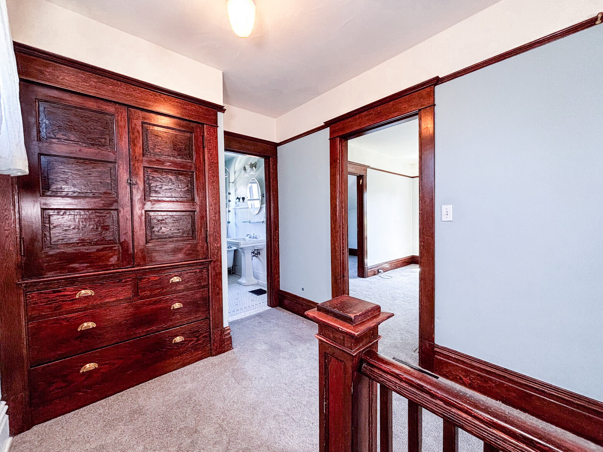 Upstairs - 527 NE Fargo St