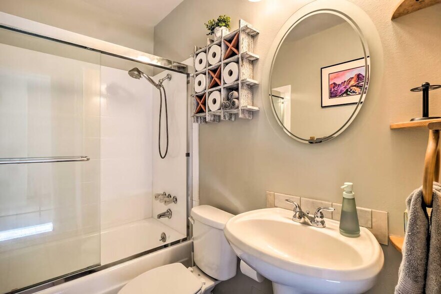 Building Photo - 14 Cove Blvd