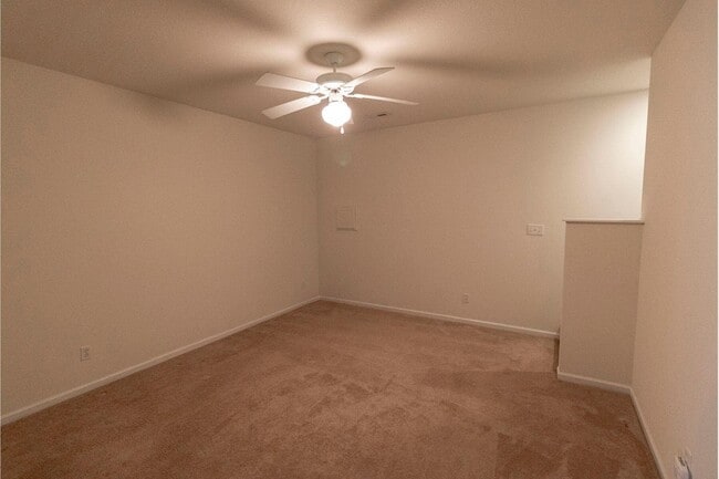 Building Photo - 3324 E St Charles Rd