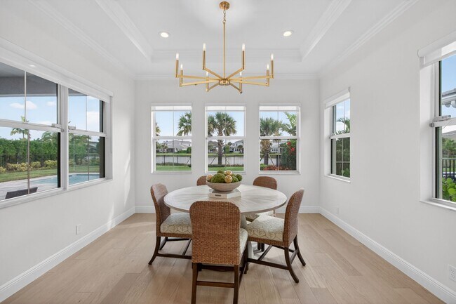 Building Photo - 9249 Crestview Cir