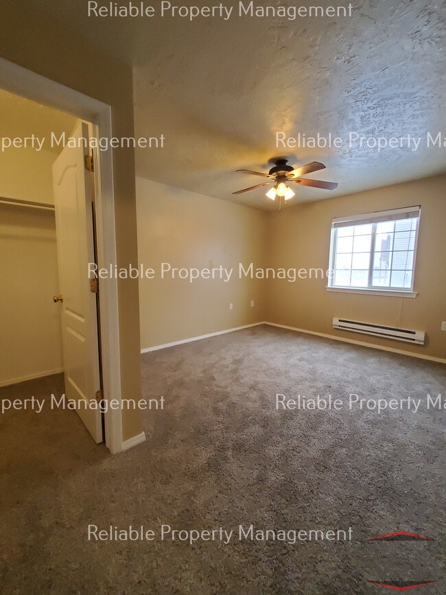 Building Photo - 577 Caribou St