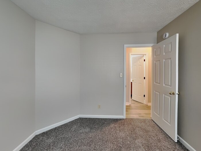 Building Photo - 703 Muirfield Dr