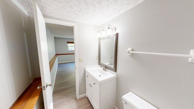 Building Photo - 5709 Nike Dr