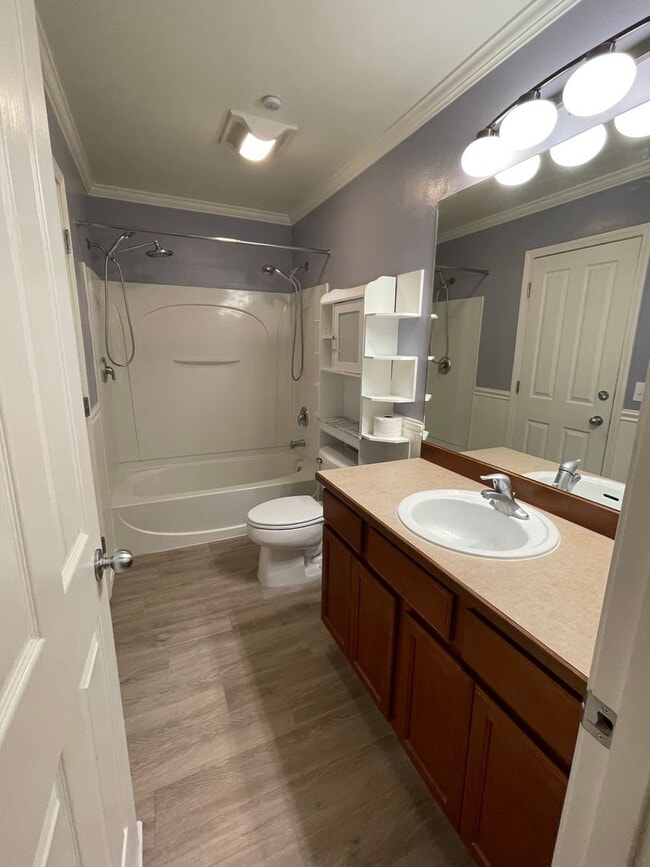 Building Photo - Three bedroom located near JBER