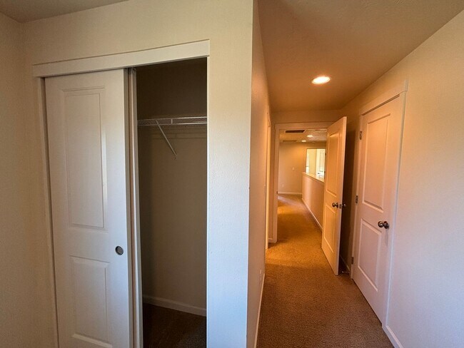 Building Photo - c792