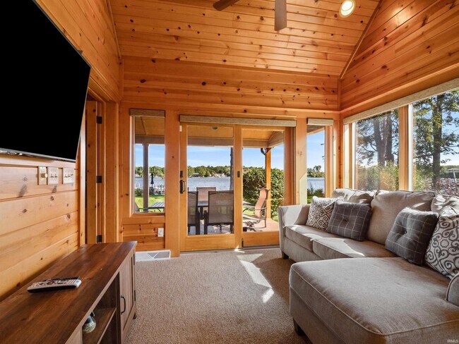 Building Photo - 1905 E 750 S