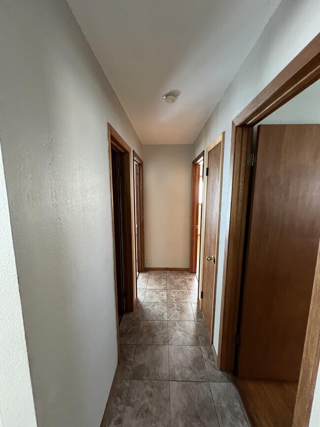 Building Photo - 1510 S 38th St
