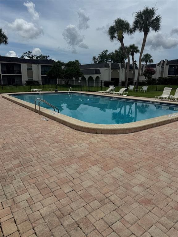 Building Photo - 810 Oakgrove Dr